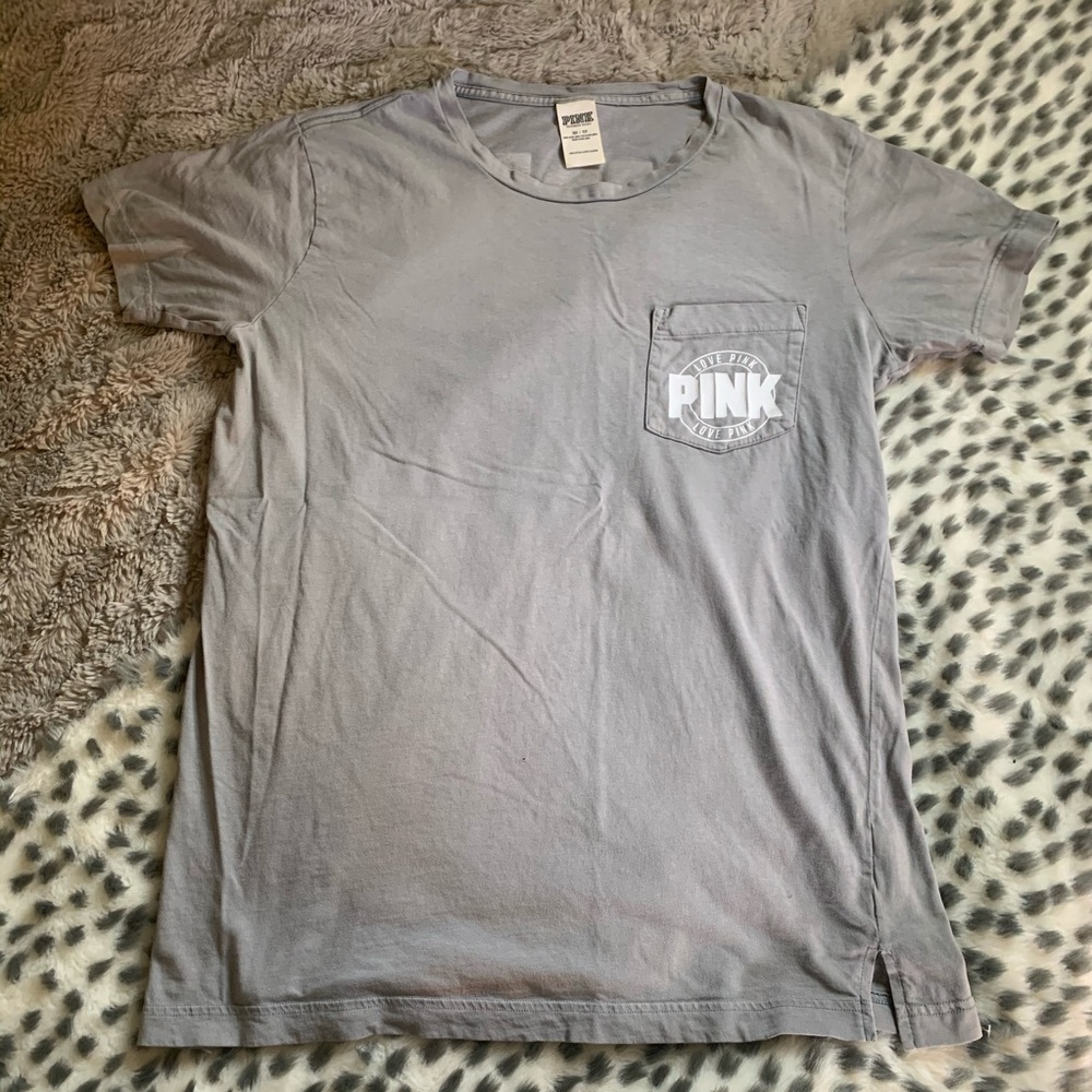 vs pink oversized tee 🤍
